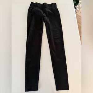 YoungLA Legacy Seamless Leggings black V-cut back and scrunch detail size XS